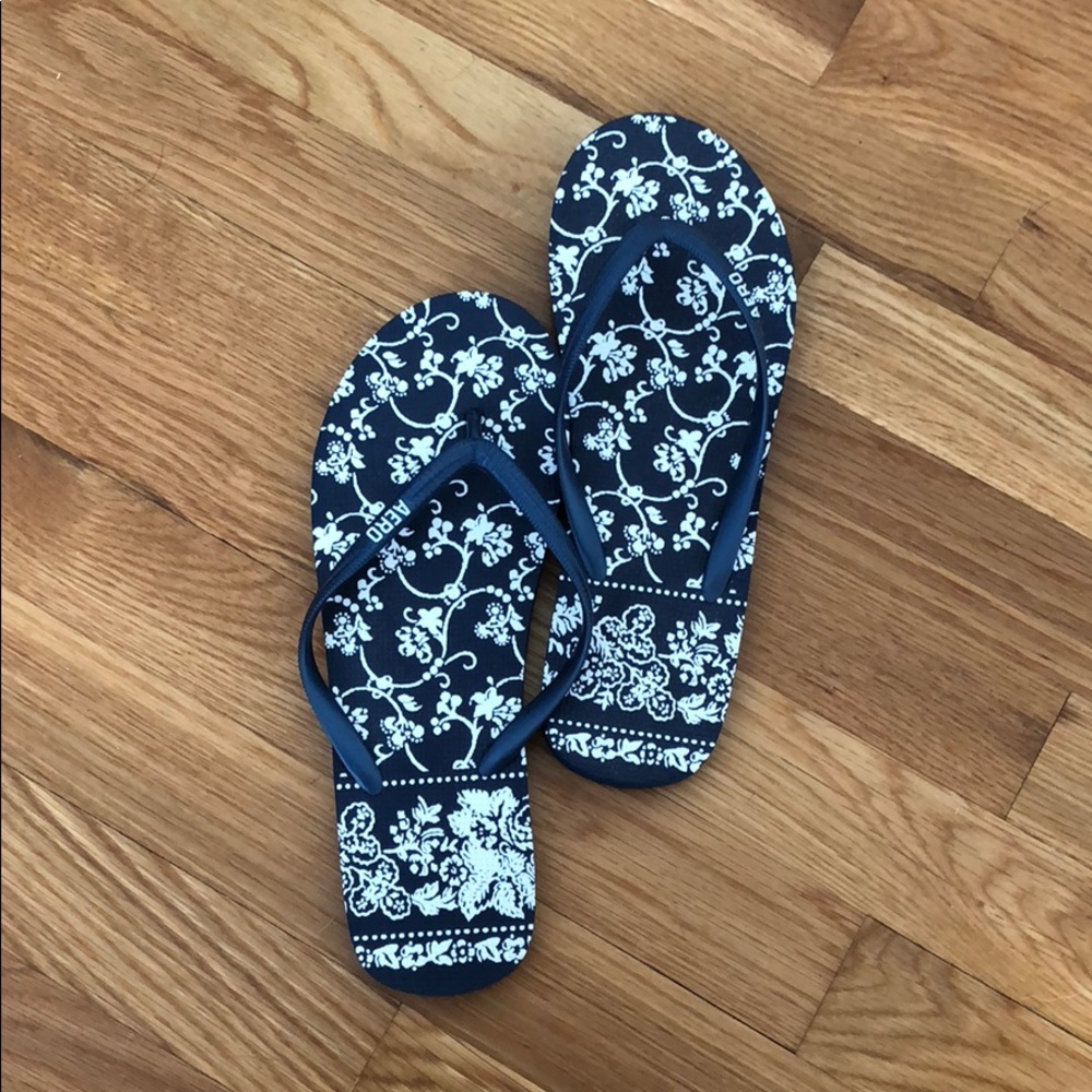 Aeropostale Flip Flops